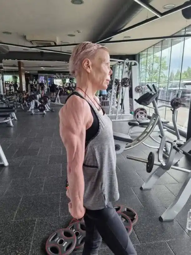 Княгиня Калина изуми мрежата с тези мускули Снимка