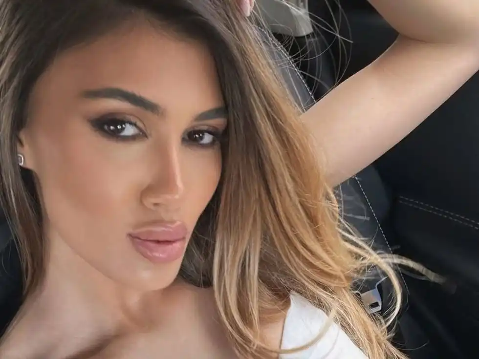 Йоана разкри дали е бременна от Елвиса Снимка