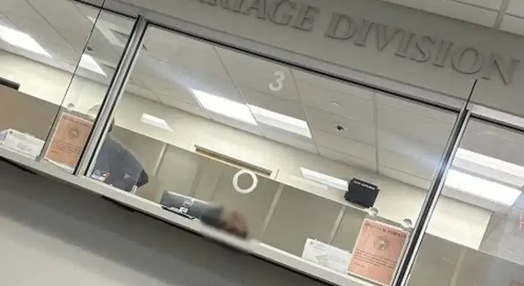 Ето ги документите за брак на Азис Снимки