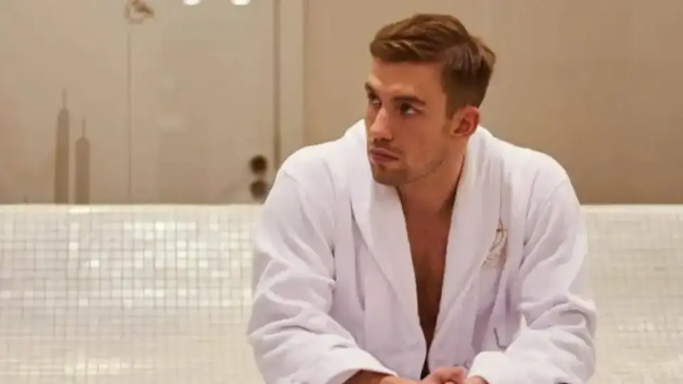 Ергенът Виктор изригна след избора за "Евровизия": Не съм го очаквал, жалко… Снимки