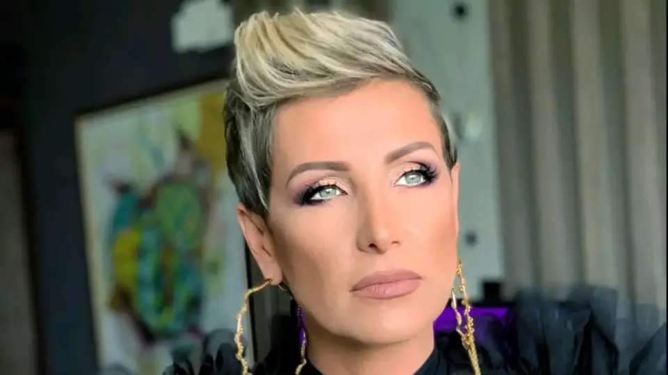 Джина Стоева се появи гола от покрива на небостъргач в Дубай и...