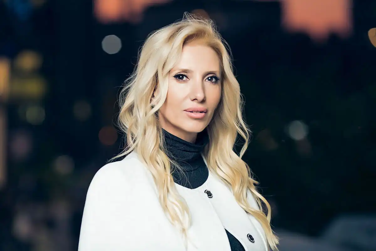 Миски и манекенки нарушиха мълчанието за файловете на Епстийн