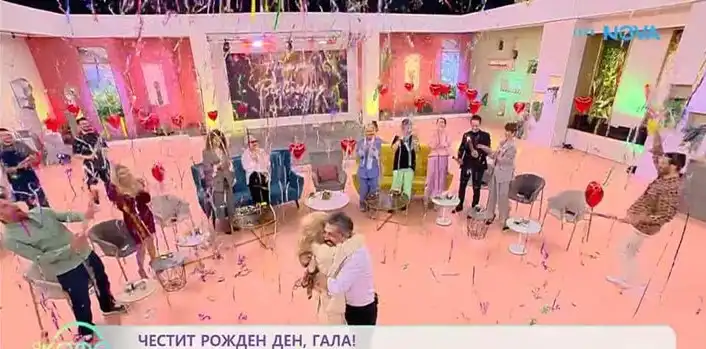 Разплакаха Гала за ЧРД! Вързаха й очите в "На кафе", за да не види... Снимки