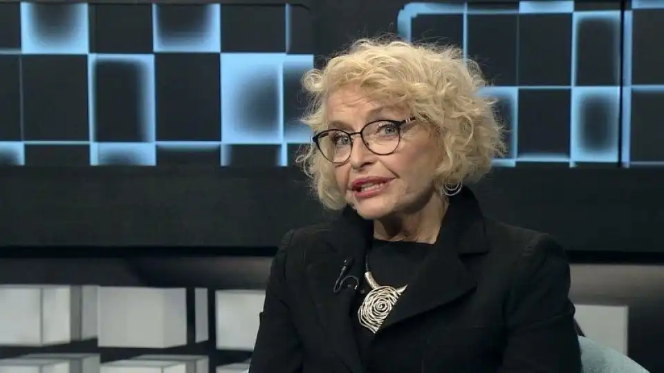 Камелия Тодорова се охарчи за нова усмивка, сложила си е фасети Снимка