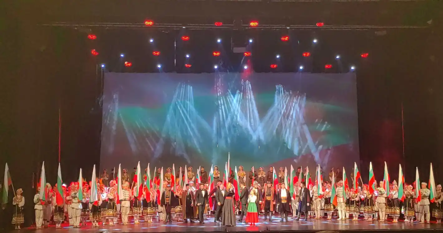 Певицата Лия трогна България и разтърси с признания пред БЛИЦ