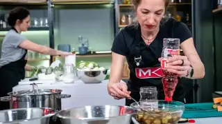 Щерката на Гюзелев се закла на старта на "Моята кухня е номер едно" Снимки