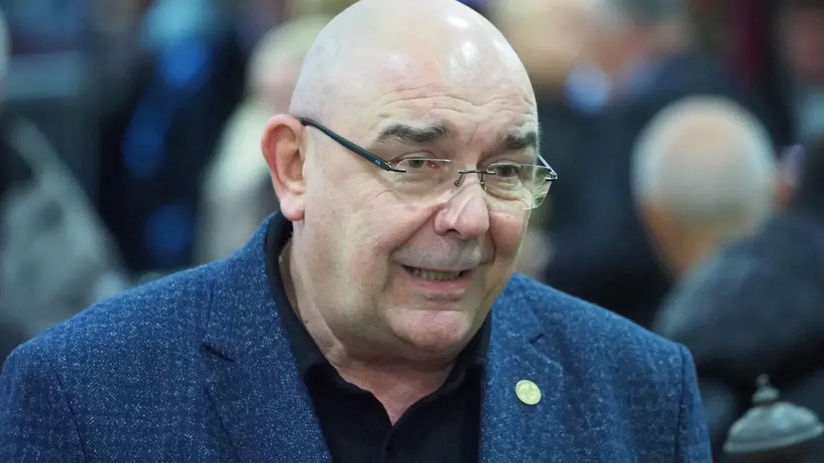 Скандал в Сатирата! Сърменов изгони "неадекватни" журналистки от премиера