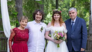 Синът на Мира Радева вдигна горска сватба Снимки