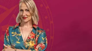 Полугола на яхта: Неве се „разпъна“ на мачтата като женски Христос