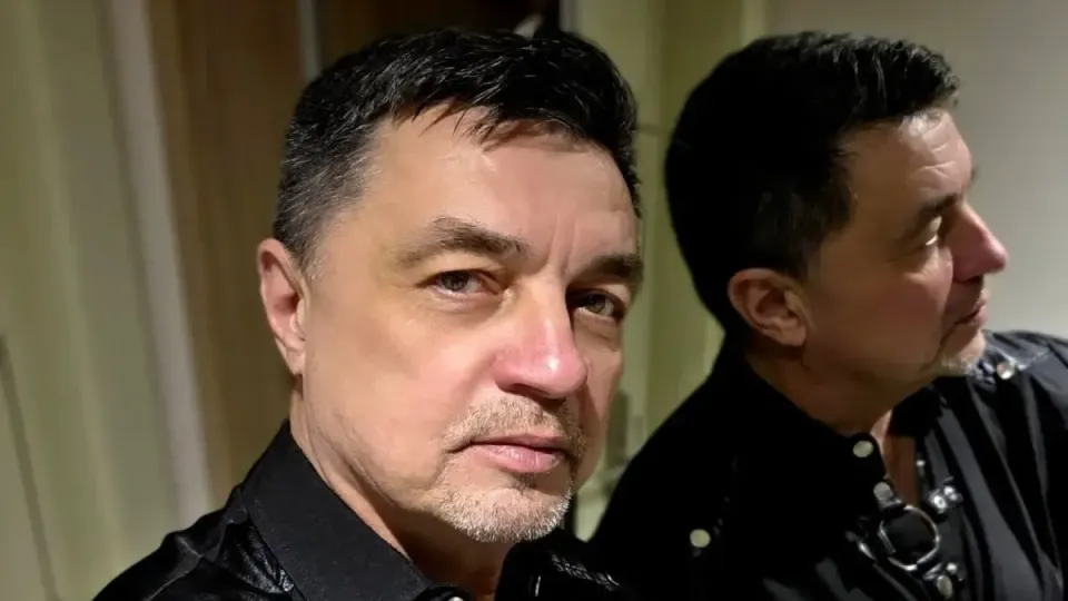Искрен Пецов не изневерява на нудизма: Плажува гол край Албена