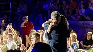 Рачков падна на коляно пред 3000 души в Пловдив, Вики каза „Да!“