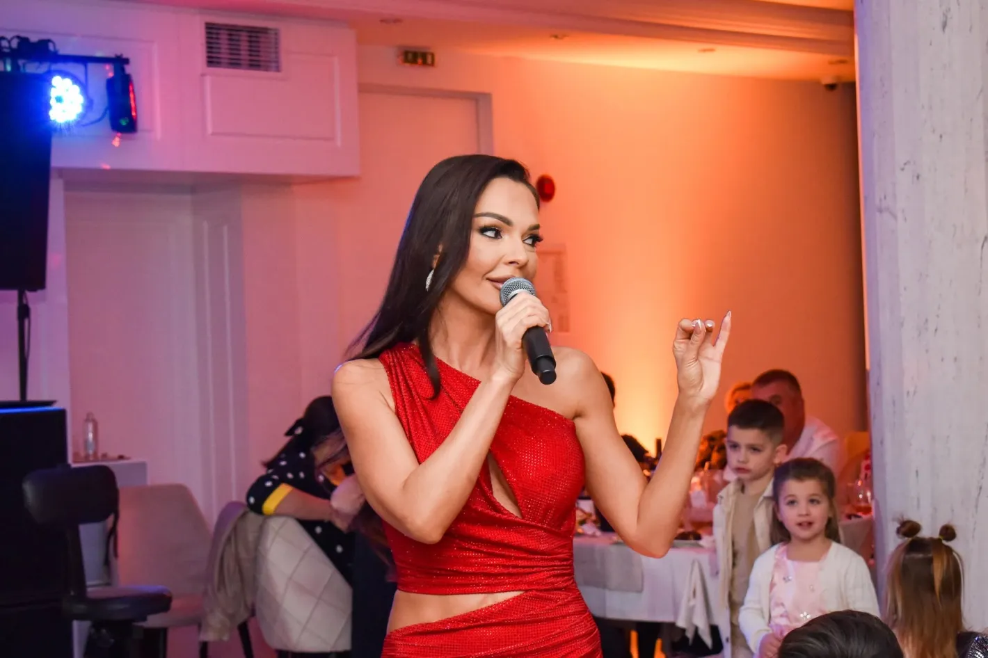 Галена показа майка си, а приликата между двете впечатли феновете