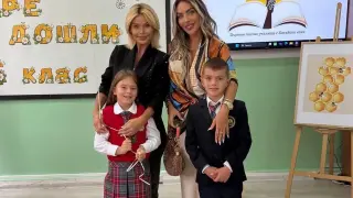 Светлана и Златка пратиха децата си в Китайското училище