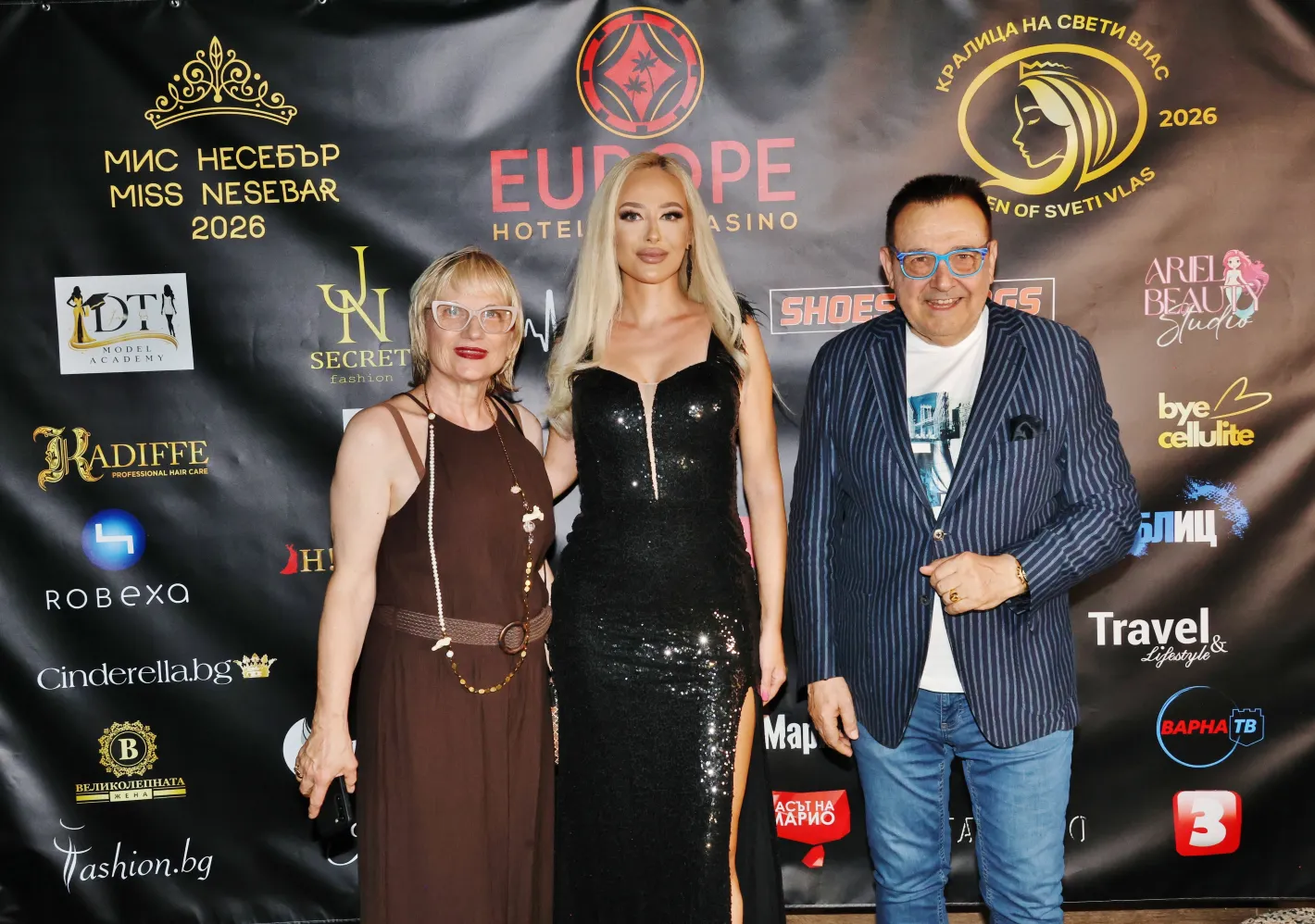 Короните са раздадени! Ето кои красавици станаха Мис Несебър и Кралица на Свети Влас 2026