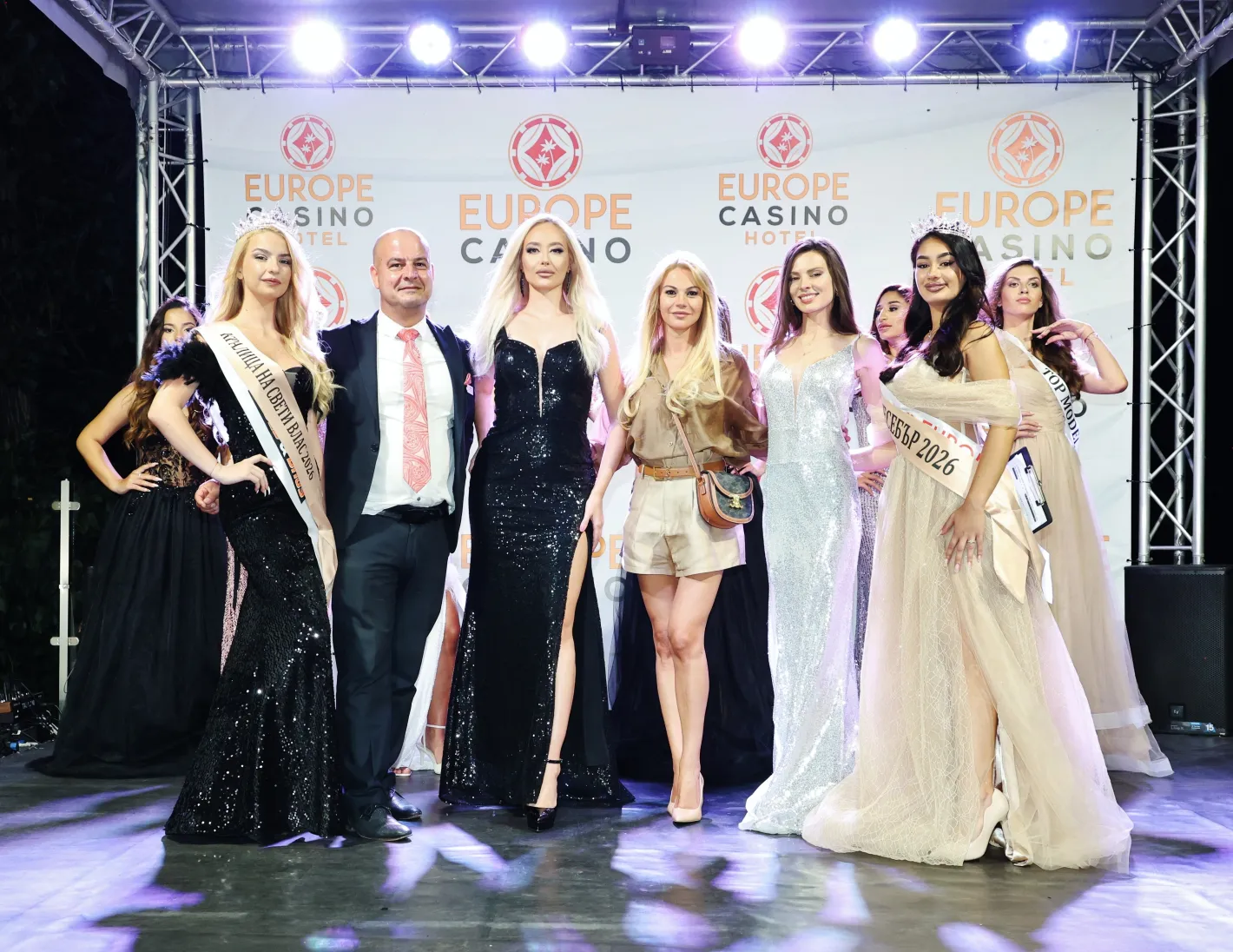 Короните са раздадени! Ето кои красавици станаха Мис Несебър и Кралица на Свети Влас 2026