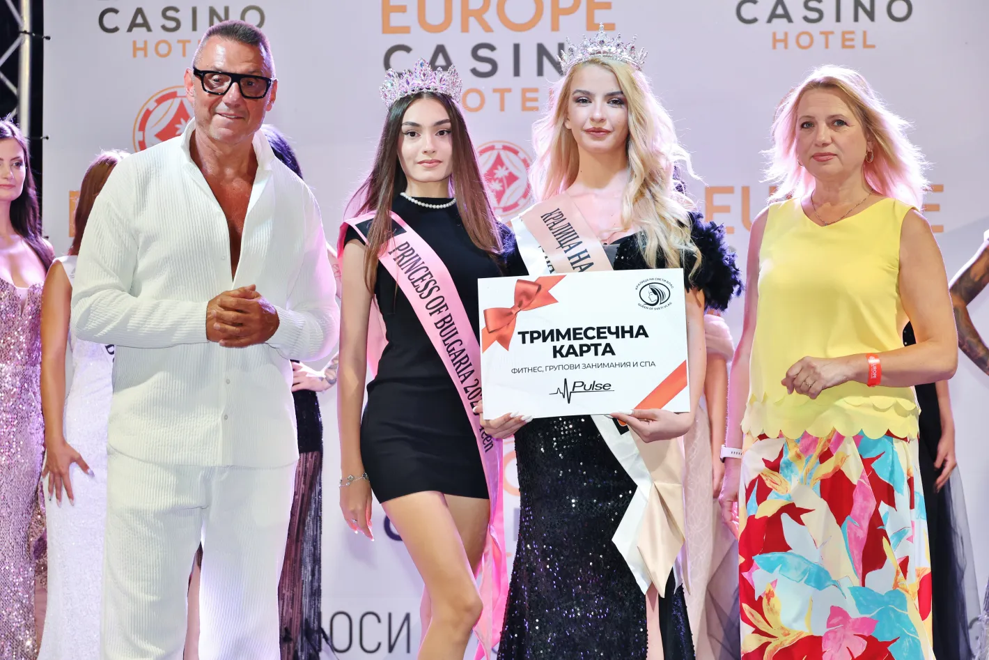Короните са раздадени! Ето кои красавици станаха Мис Несебър и Кралица на Свети Влас 2026