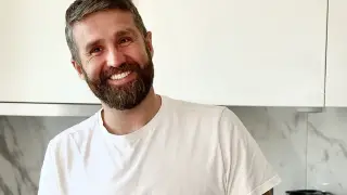 Дънди си навлече сериозни ядове, но красива съкварталка му спести мъките