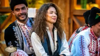 Край на любовта! Елеонора от „Ергенът“ заряза годеника си Крис във „Фермата“