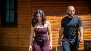 Сълзи във "Фермата": Сабър съсипа сестра си с една реплика